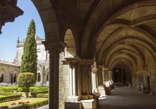 cloister oh the cathedral of tui